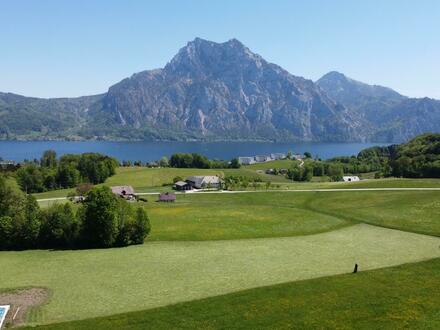 Einzigartiges Grundstück mit Blick auf den gesamten Traunsee und Traunstein