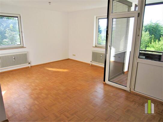 Für Anleger: attraktive 3 Zi-Wohnung mit Loggia und Carport