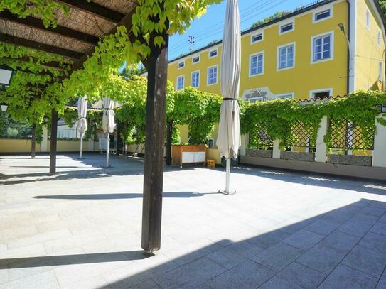 Traditionelles Gasthaus in Top Lage über der Salzach mit einzigartigem Blick auf die weltlängste Burganlage