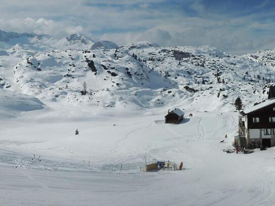 Berghütte/Alm in traumhafter Alleinlage mit Blick auf das atemberaubende Dachsteinmassiv