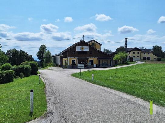 Mehrzweckhalle mit Ladengeschäft und Dienstwohnung