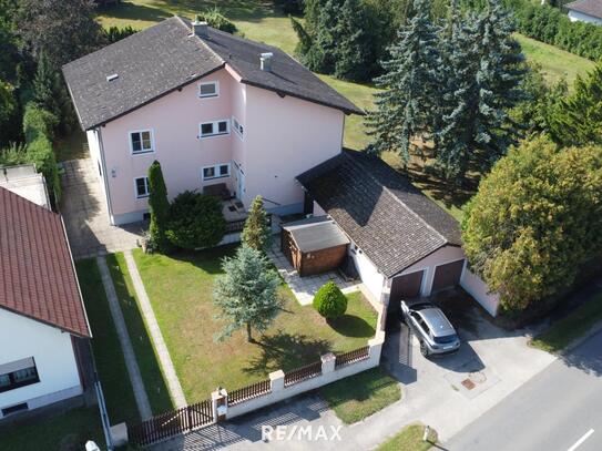 Mehrfamilienhaus mit großem Garten