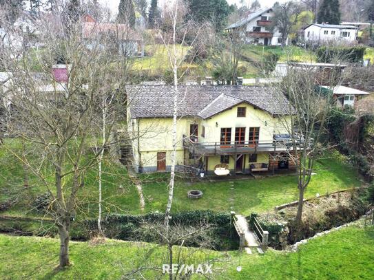 Einfamilienhaus mit großem Grundstück