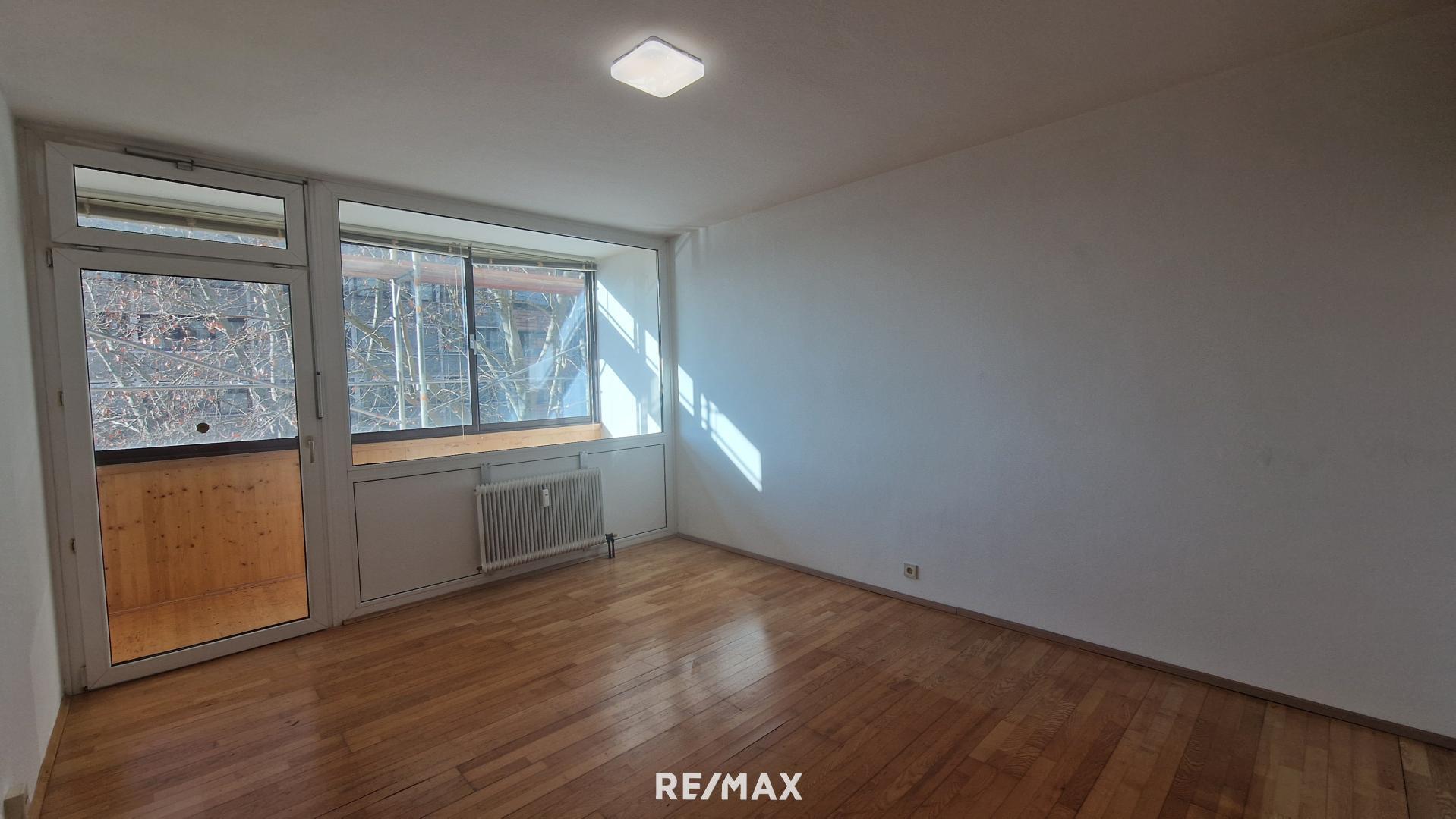                                                              Zentrale Lage: Garconniere mit Loggia und TG-Abstellplatz                                                       in St. Leonhard (Nürnberg)