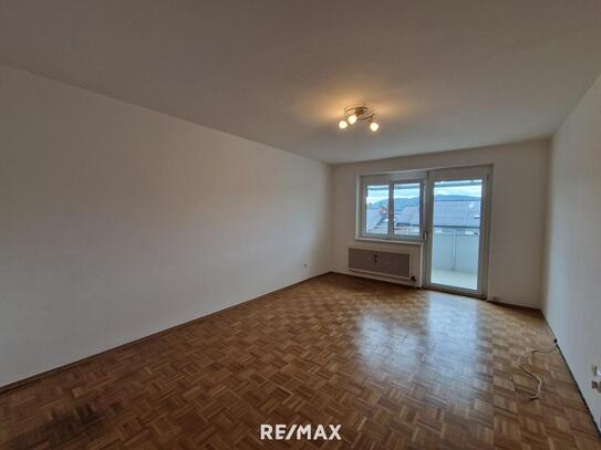 Zentral gelegene 2-Zimmer-Wohnung mit Loggia - schöne Aussicht ins Grüne on Top!