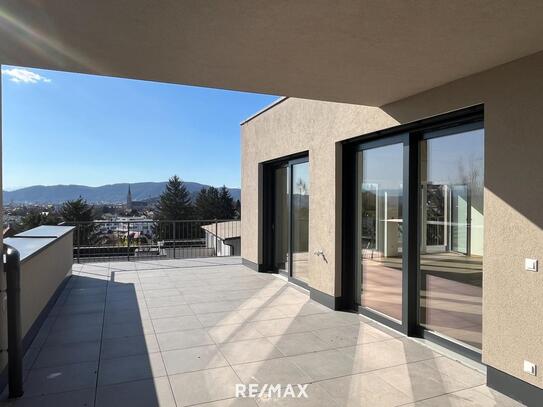 Erstbezug! Stylische Penthouse Wohnung mit großer Terrasse und sensationellen Stadtblick in Waltendorf!
