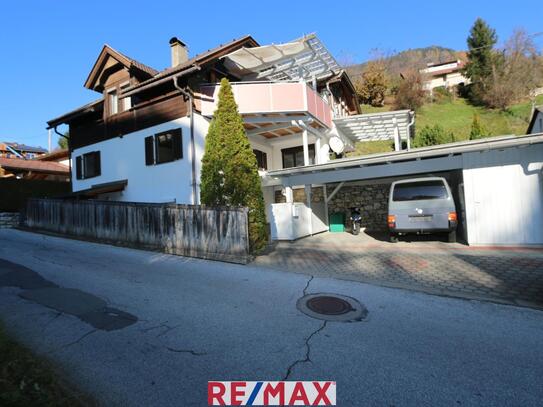 Ein- Zweifamilienhaus mit Einliegerwohnung Garage und 3 Carport