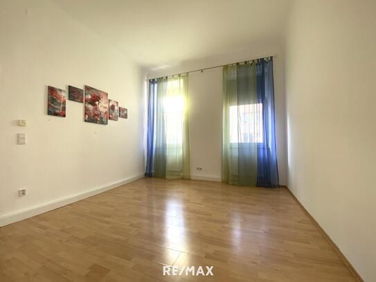 1-Zimmer-Wohnung mit hohen Räumen