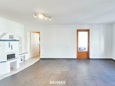 Hall in Tirol: Familienfreundliche 4-Zimmer-Wohnung mit Loggia, Balkon und TG-Abstellplatz