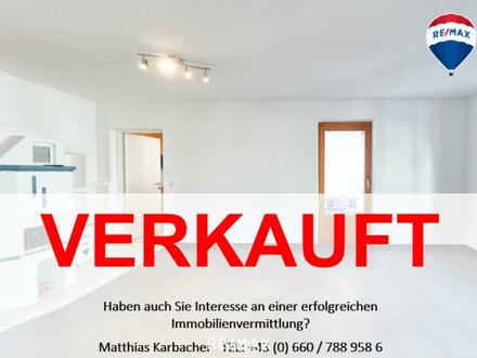 Hall in Tirol: Familienfreundliche 4-Zimmer-Wohnung mit Loggia, Balkon und TG-Abstellplatz