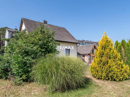 Sanierungsbedürftiges Einfamilienhaus in Siedlungslage!