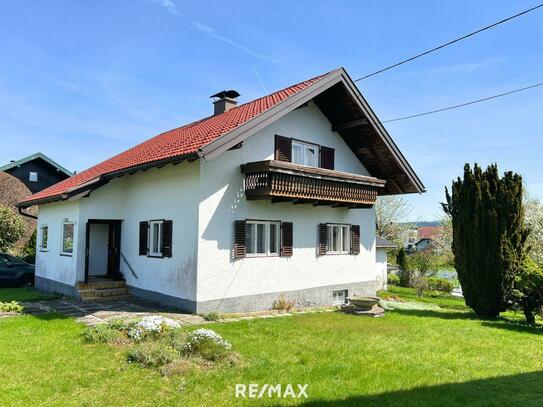 Einfamilienhaus mit großen Grundstück