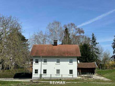 Haus für 1-2 Familien mit Ausbaupotenzial und umfangreichen Sanierungen