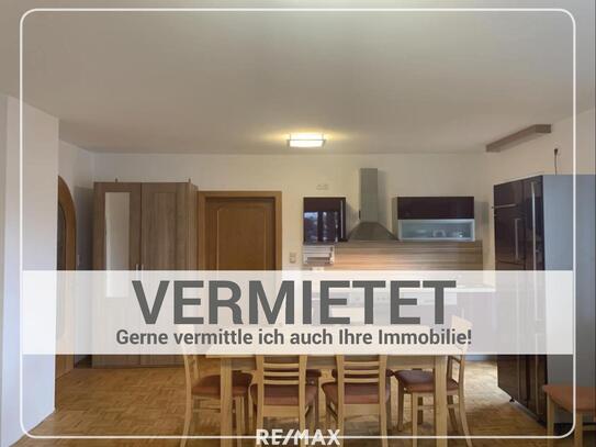 Große Wohnung mit Loggia und Gartenmitbenutzung