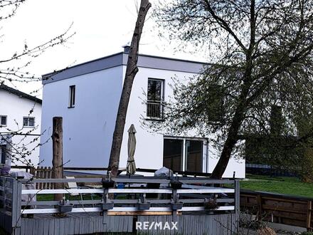 Niedrigenergie Haus am Teich, ruhige Lage