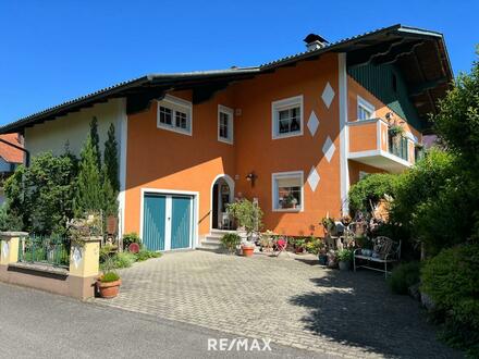 Gepflegtes Zweifamilienhaus mit Naturpool