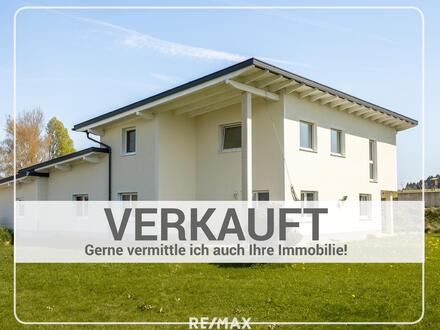 Exklusives Einfamilienhaus im Grünen mit Wohnsalon und Galerie
