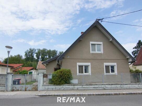 Einfamilienhaus mit großem Garten