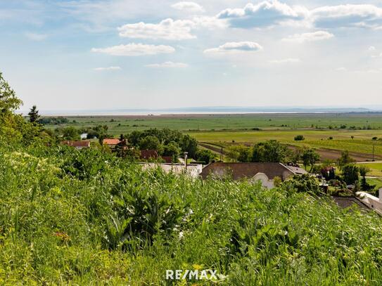 Grundstück mit einzigartigem Panorama-/Seeblick in Neusiedl am See