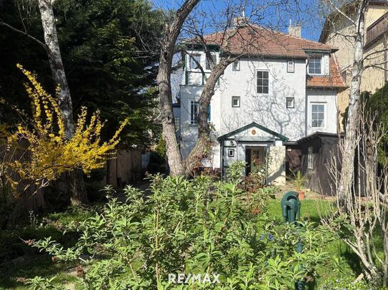 Villa zum Arbeiten und Wohnen mit großem Garten