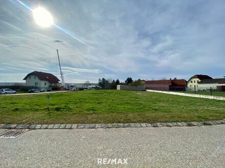 Sonniges Grundstück mit Weitblick - ebene Lage