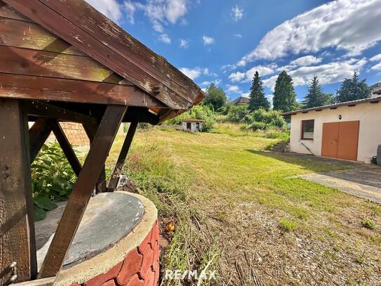 Landhaus mit großem Garten und Garage!