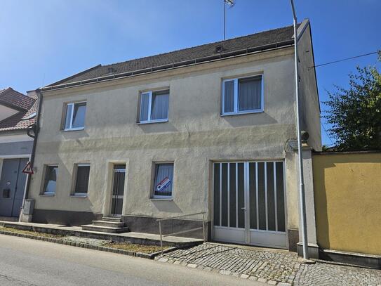 Bauernhaus mit vielen Nebengebäuden