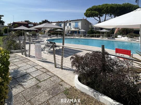 Neu renovierte Gartenwohnung in Residence mit Pool in Lido di Jesolo