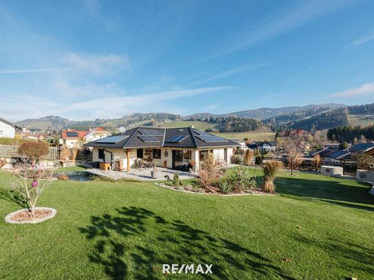 Einzigartiges Einfamilienhaus mit traumhaftem Gartenparadies und Pool in idyllischer Ruhelage in Reichenfels