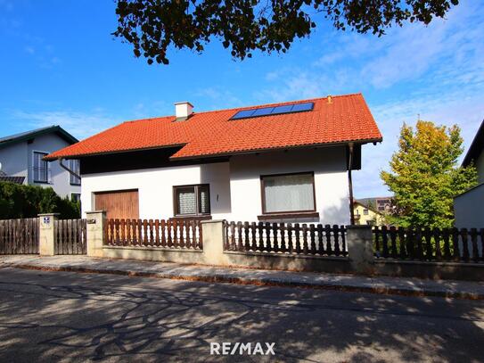 Teilsaniertes Haus mit besten Aussichten in ruhiger, sonniger Lage!