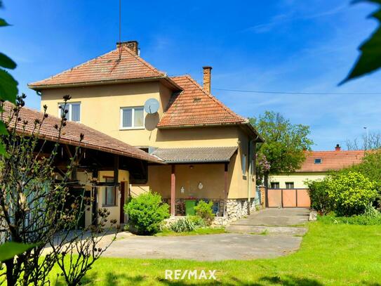 Haus auf sonnigem Grundstück