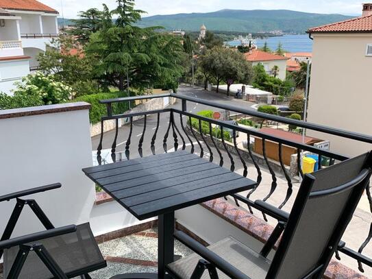 Kernsaniertes Schmuckstück in Krk – Stilvolles Design & Meerblick genießen