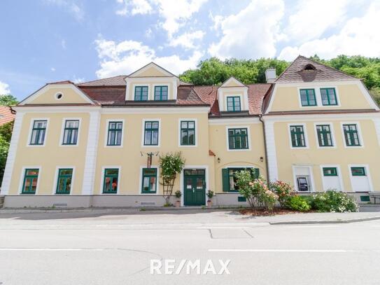 Generalsaniertes Gästehaus in schöner Wachaulage