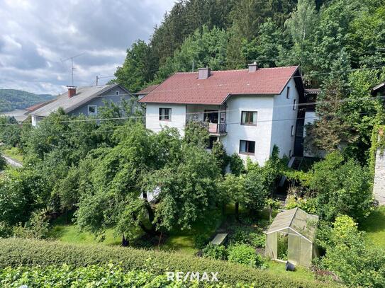 Ein-/Mehrfamilienhaus mit Garten und Aussicht