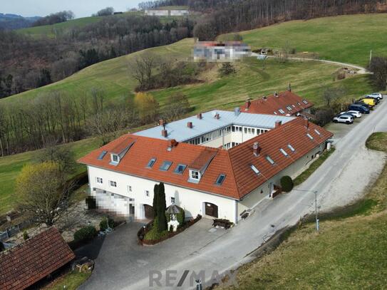 Charmante Wohnung im stadtnahen Vierkanthof mit atemberaubendem Ausblick und einzigartiger Lage!