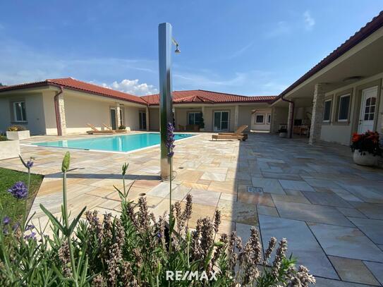 Ultimativer Luxus im Mediterranen Stil: Sensationeller Bungalow mit Pool in Exklusiver Ausstattung und Top Ruhelage, hi…