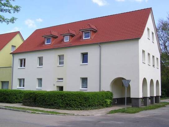 *reserviert* geräumige 2-Zimmerwohnung - Schillerstraße 16 - 1. OG links - 20.081.003