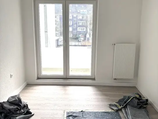 Helle 2-Zimmer Wohnung mit Balkon - Annastraße