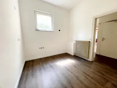 GROßZÜGIGE 2-ZIMMER WOHNUNG IN KREFELDER INNENSTADT ZU MIETEN!