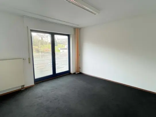 Gepflegte 2-Zimmerwohnung mit EBK und Stellplatz in Oberlahr zu vermieten!