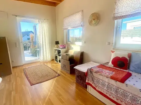 Ideal für 2-3 Personen! 4-Zimmer-Penthouse mitten in Winterscheid mit 2 Dachterrassen, Aufzug und TG