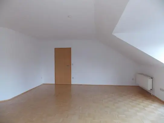 Dachgeschosswohnung mit Balkon und Dachterrasse