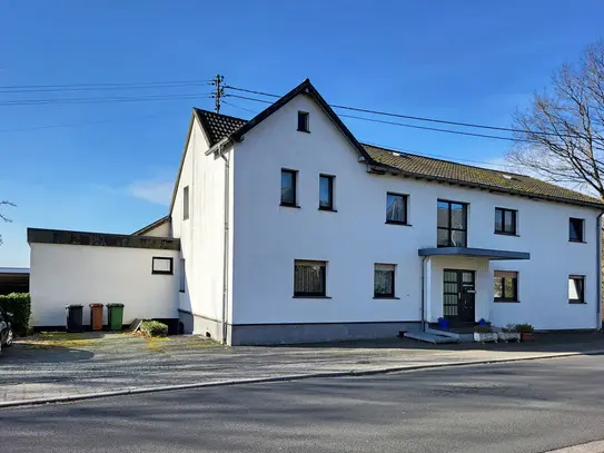 Dachgeschosswohnung mit Balkon und traumhaften Ausblick ins Grüne!