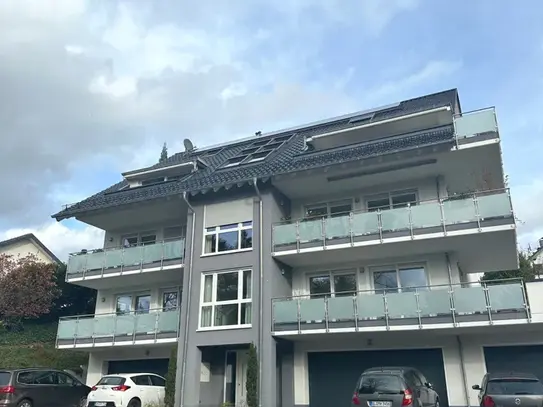 3 Zimmerwohnung im Erdgeschoss! Südwest- Balkon und Ausblick in eine Parkanlage!