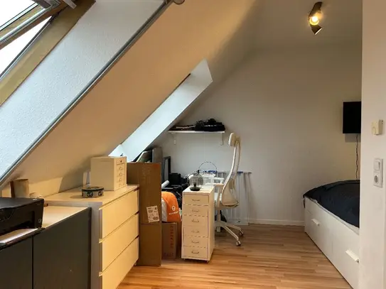 Gepflegte 3-Zimmer-Maisonette mit Einbauküche und Südbalkon in Leverkusen-Schlebusch!