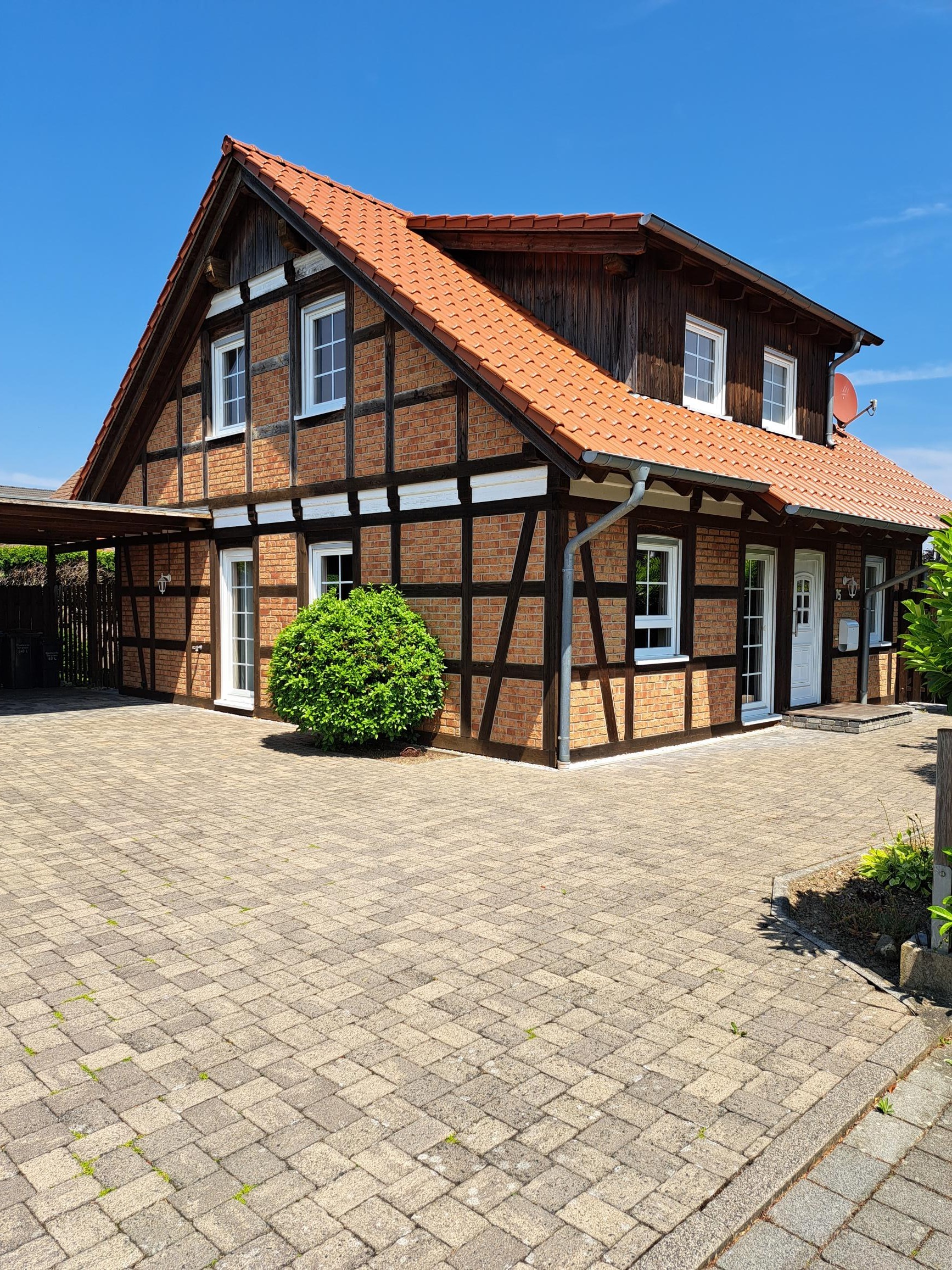                                                               Wohnen mit Charme - Fachwerktraum mit Gartenidylle in Bergheim-Oberaussem                                                       in Bergheim (Neuburg-Schrobenhausen)