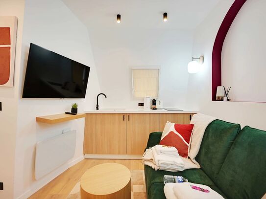 Charming Studio in the Heart of the 17th District - Only a Short Stroll Away from the Iconic Arc de Triomphe!