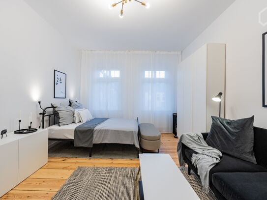 HIP ONE BEDROOM APARTMENT WITH BALCONY IN SIMON-DACH-STRASSE BERLIN FRIEDRICHSHAIN