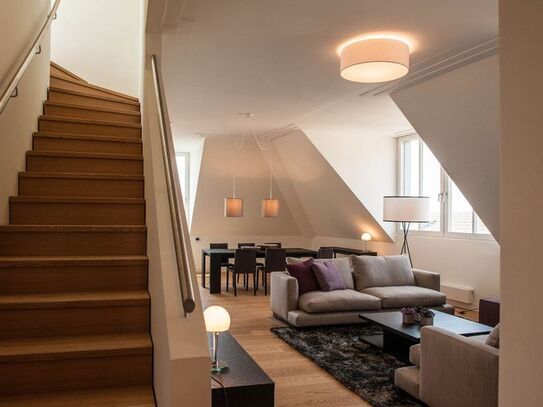 Luxurious penthouse on three rooms with a lot of comfort in Düsseldorf city center