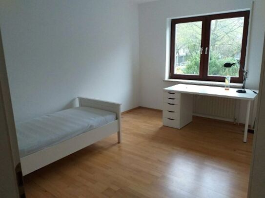 Helle 3-Zimmer-Wohnung nahe Sinai-Park